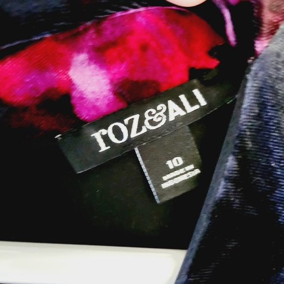 ROZ & ALI Crushed Velvet Floral Dress 3/4 sleeves - Picture 6 of 11